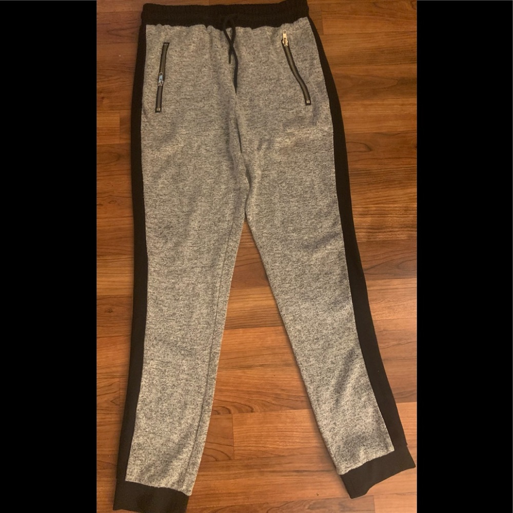 Youth Black And Gray Sweatpants Size Large